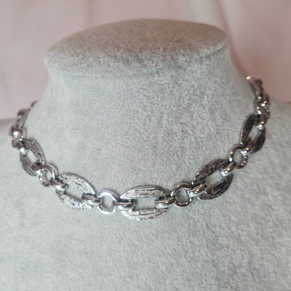 VTG Barclay Signed Silver Tone Textured Open Link Choker Necklace Collar 13"